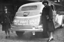 Dorothy Nims and Dorothy Preuss, 1944