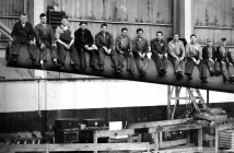 Men on a Gun, 1943